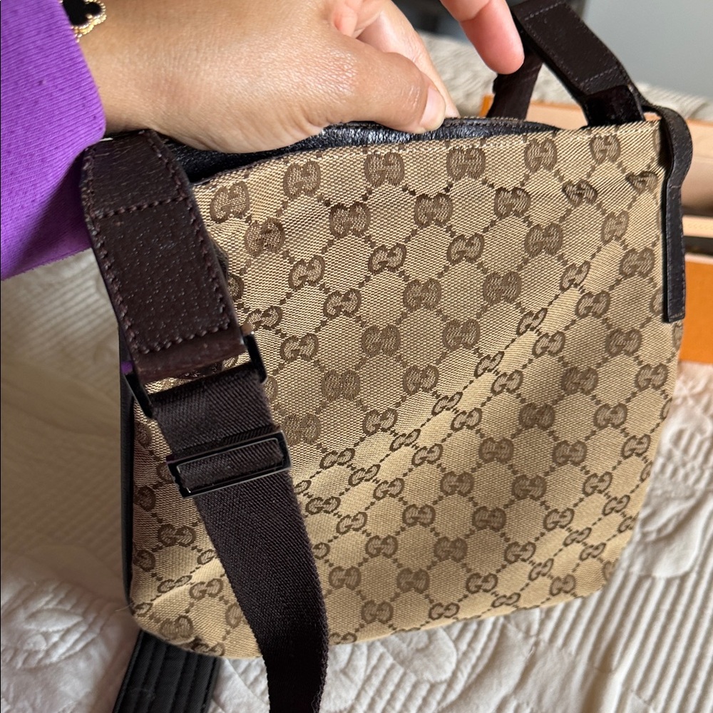 Gucci Tan and Brown Monogram Shoulder Bag - Picture 14 of 14